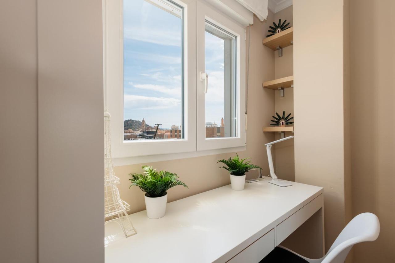 In The Historic Center Of Malaga, Very Close To The Beach And The Ave Train Station, With Private Parking 外观 照片