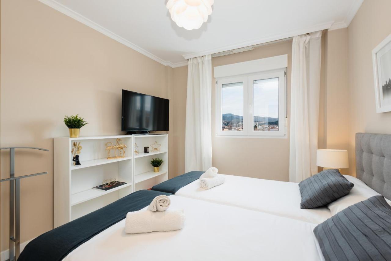 In The Historic Center Of Malaga, Very Close To The Beach And The Ave Train Station, With Private Parking 外观 照片